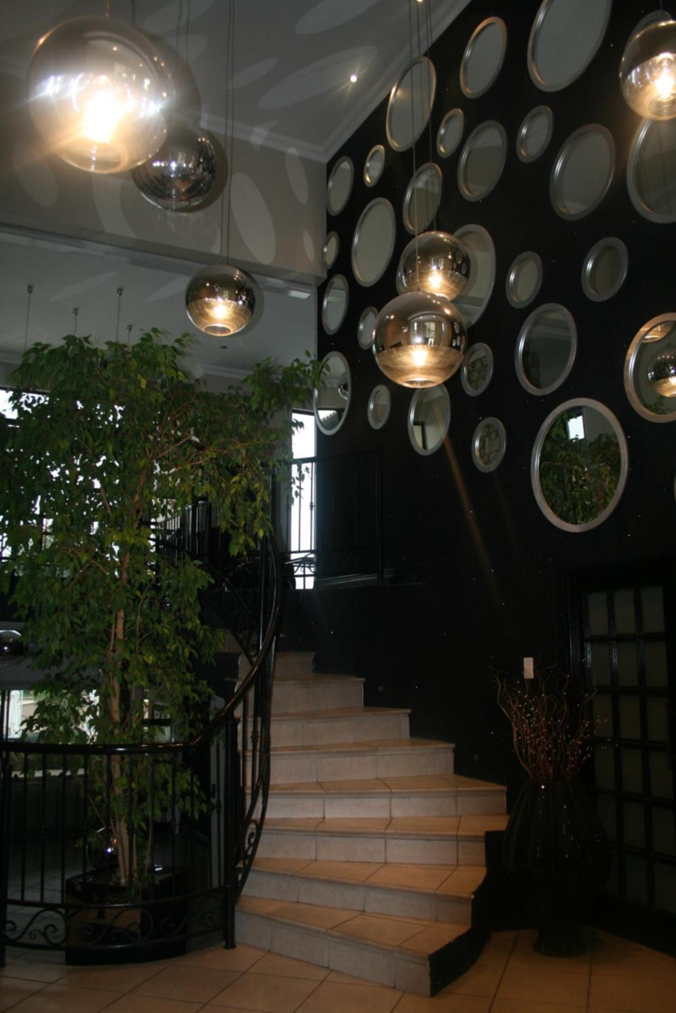 Africa Paradise - Or Tambo Airport Boutique Hotel Benoni Exteriör bild