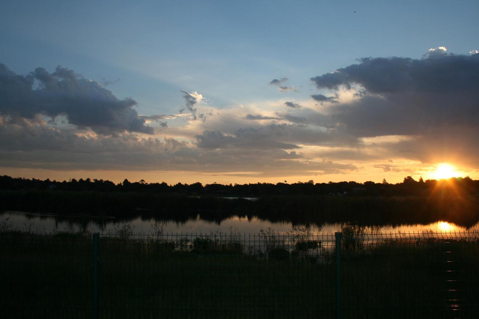 Africa Paradise - Or Tambo Airport Boutique Hotel Benoni Exteriör bild