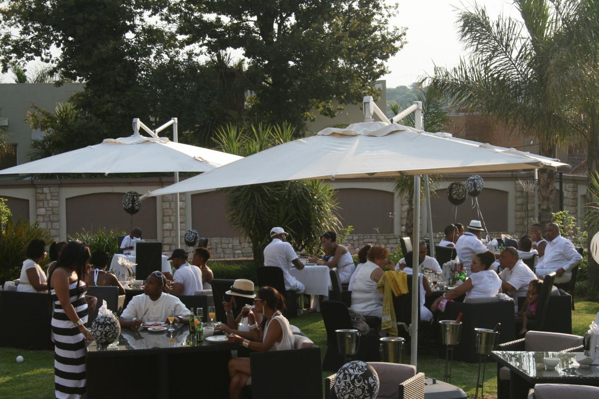 Africa Paradise - Or Tambo Airport Boutique Hotel Benoni Exteriör bild