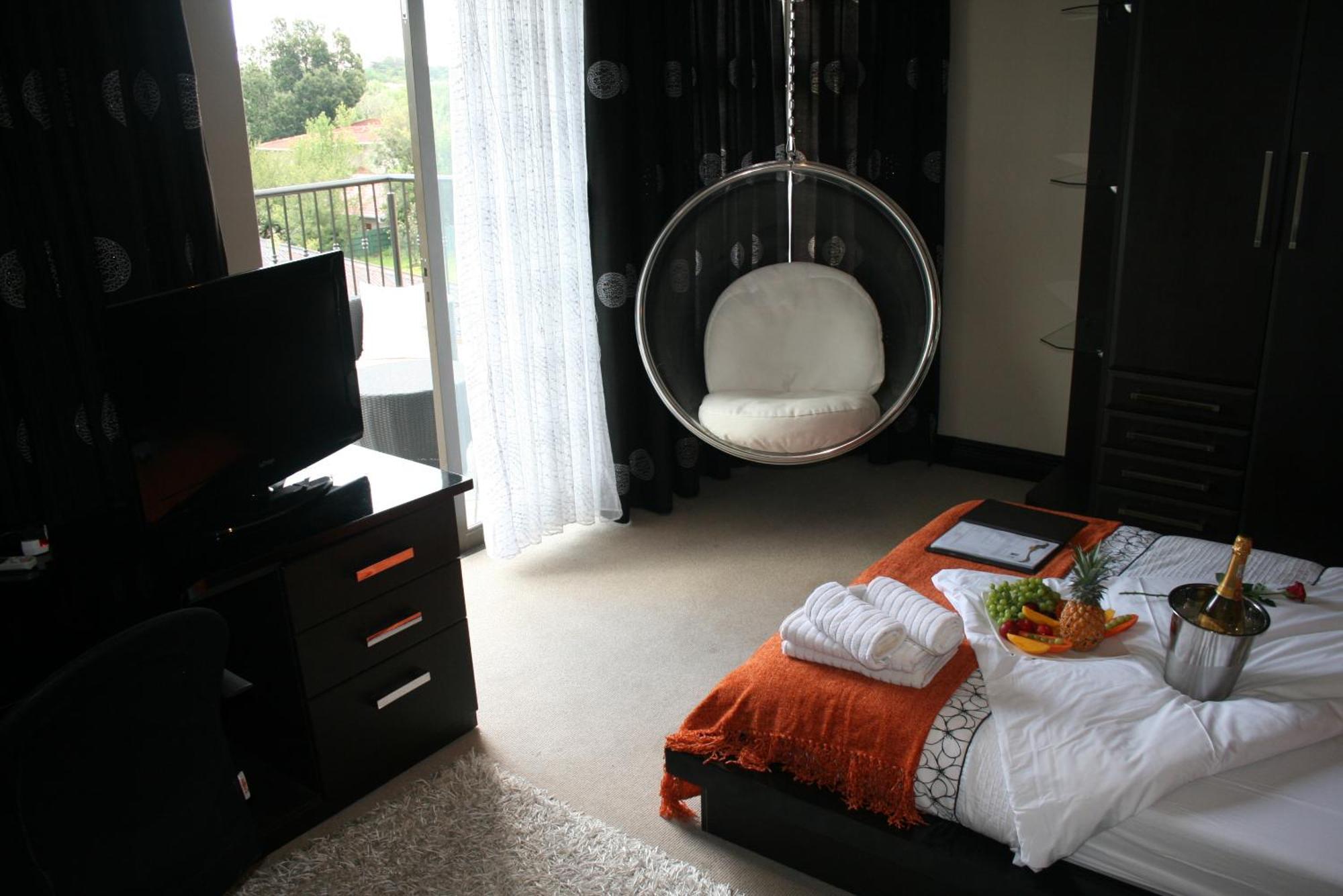 Africa Paradise - Or Tambo Airport Boutique Hotel Benoni Exteriör bild